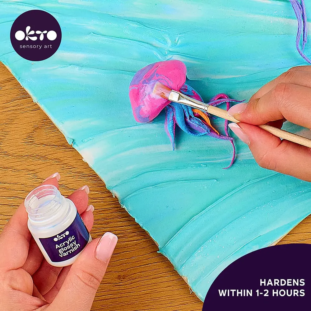 Acrylic glossy varnish + OKTO brush - View 3
