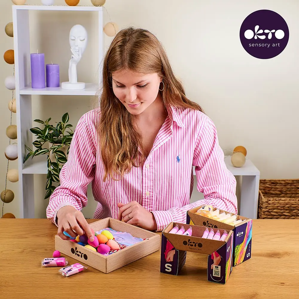 Wooden display for sculpting OKTO - View 2
